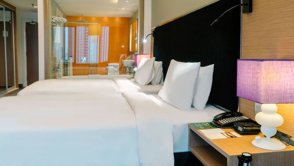 Executive Room, 1 King Bed (Classic)
