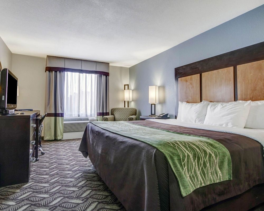 Standard Room, 1 King Bed, Accessible, Non Smoking