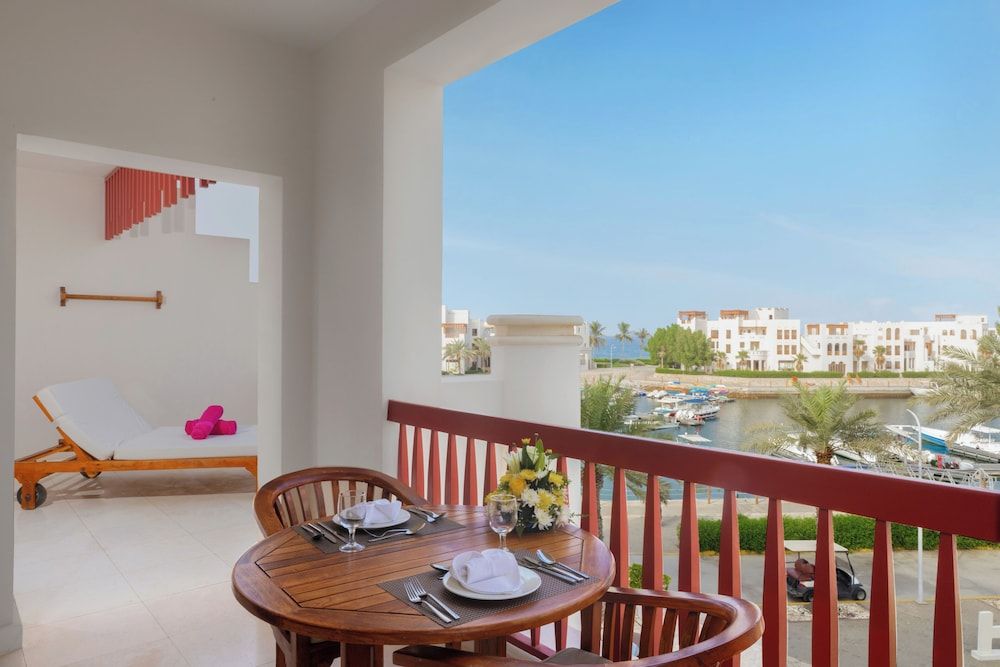 Sifawy Boutique Hotel Marina Suite 4