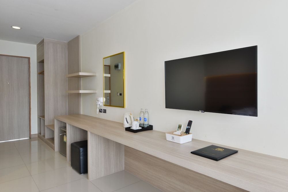 BS RESIDENCE Suvarnabhumi Deluxe Room, Pool View 10