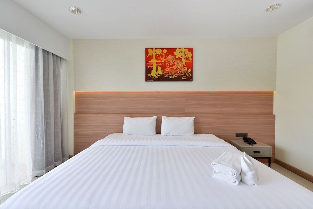 BS RESIDENCE Suvarnabhumi Deluxe Room, Pool View 4