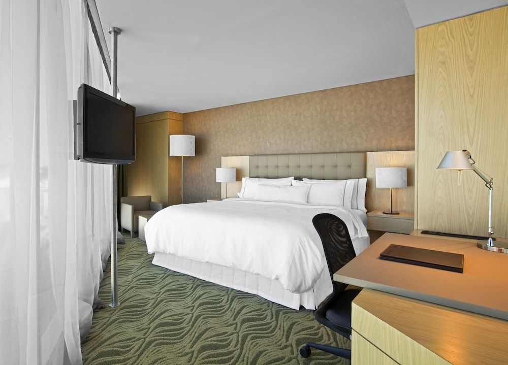 Deluxe Room, 1 King Bed