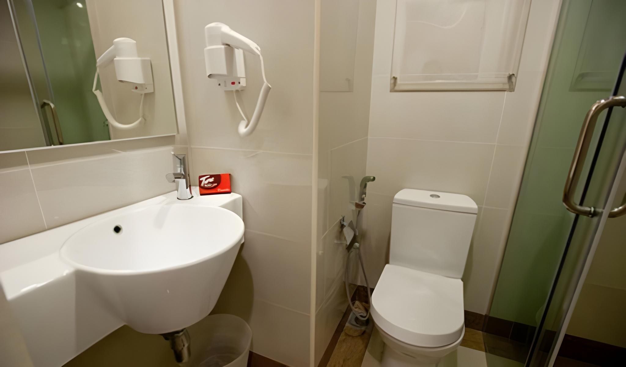 Tune Hotel - Danga Bay, Johor Double Room 3