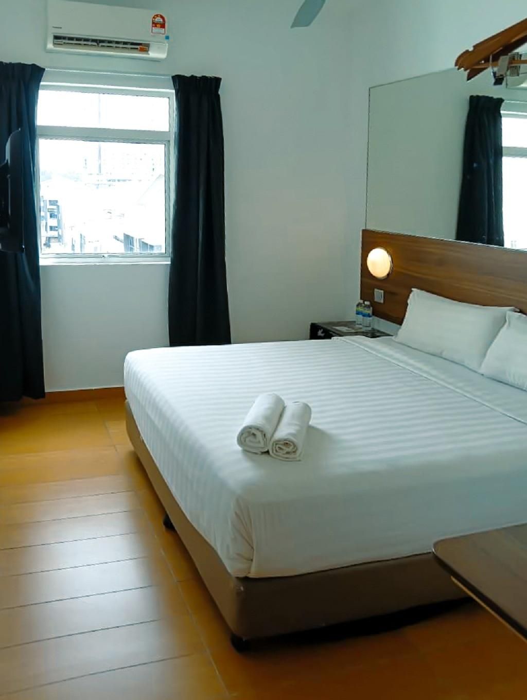 Room - Day Use, Max 6 Hours Between 12:00 PM and 6:00 PM