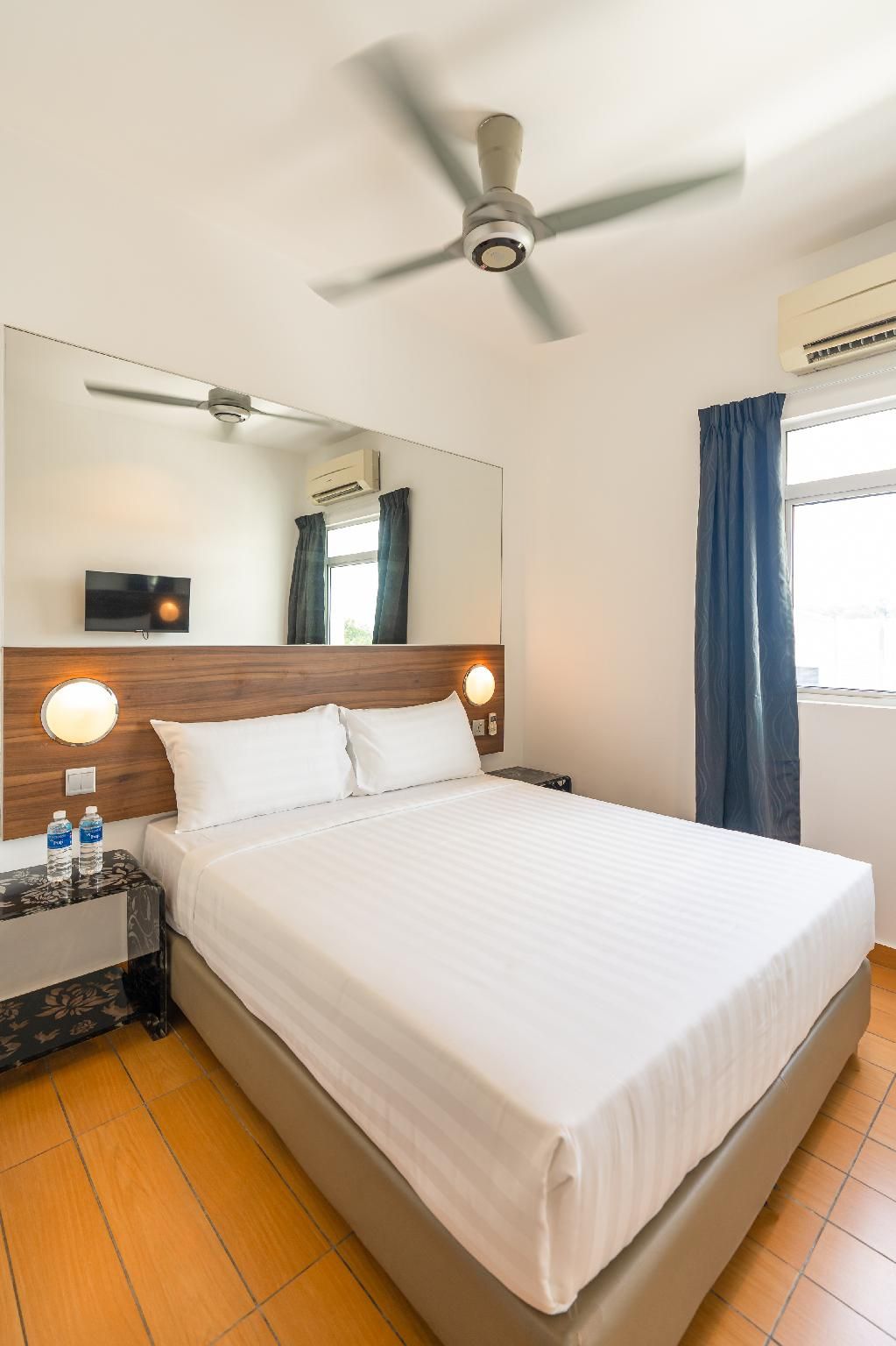 Tune Hotel - Danga Bay, Johor Double Room 2