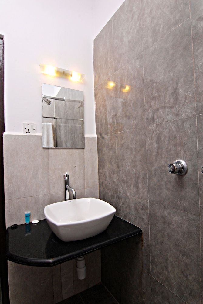 Hotel Thamel Deluxe Double or Twin Room, Balcony, City View 11