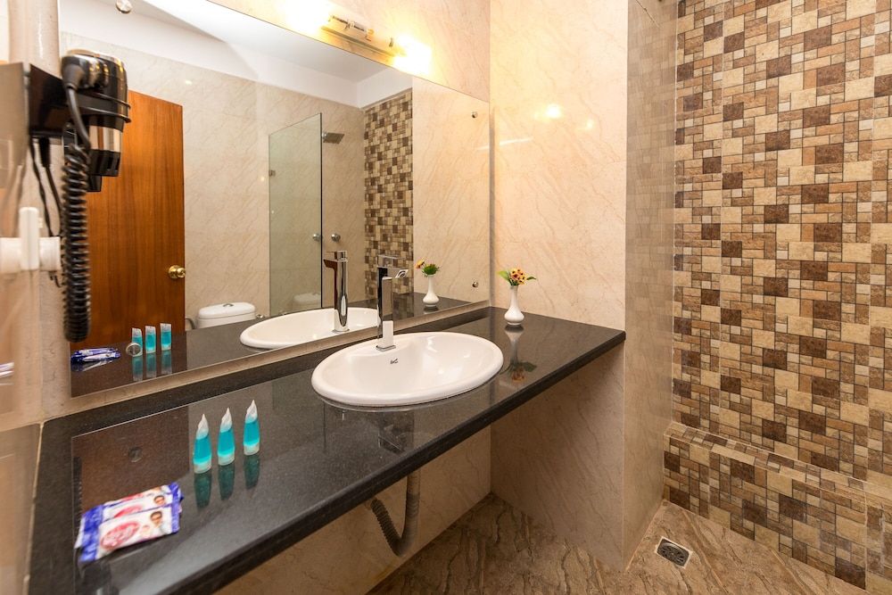 Hotel Thamel Deluxe Double or Twin Room, Balcony, City View 10