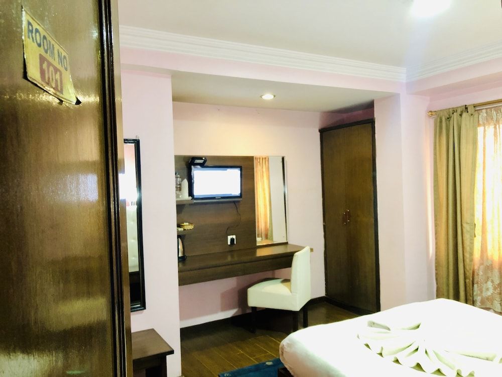 Backyard Hotel Standard Double or Twin Room 7