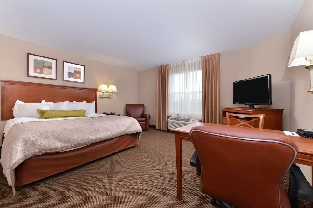 Studio Suite, 1 Queen Bed, Accessible (Accessible Tub)