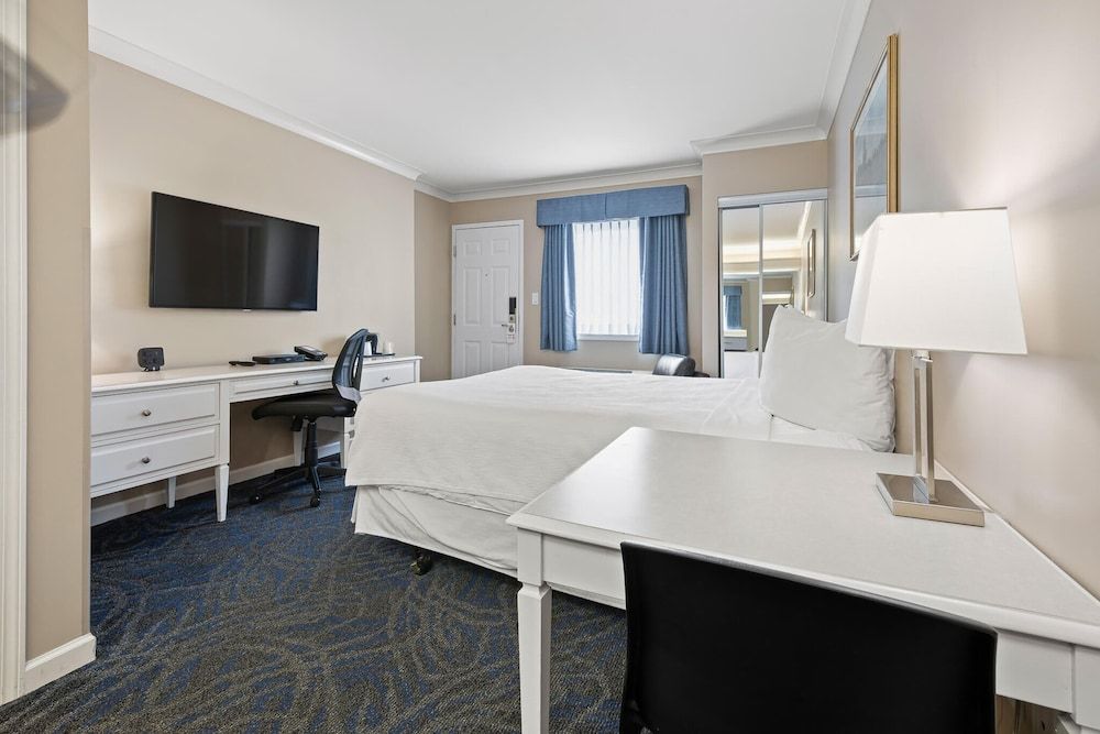 Deluxe Room, 1 Queen Bed (Deluxe Queen Room)