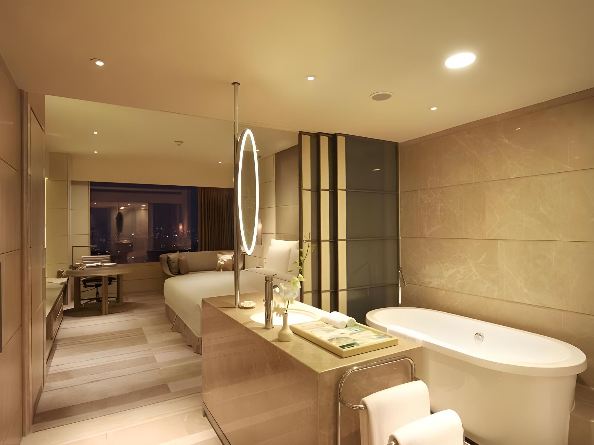 Club Floor - Club Deluxe Twin