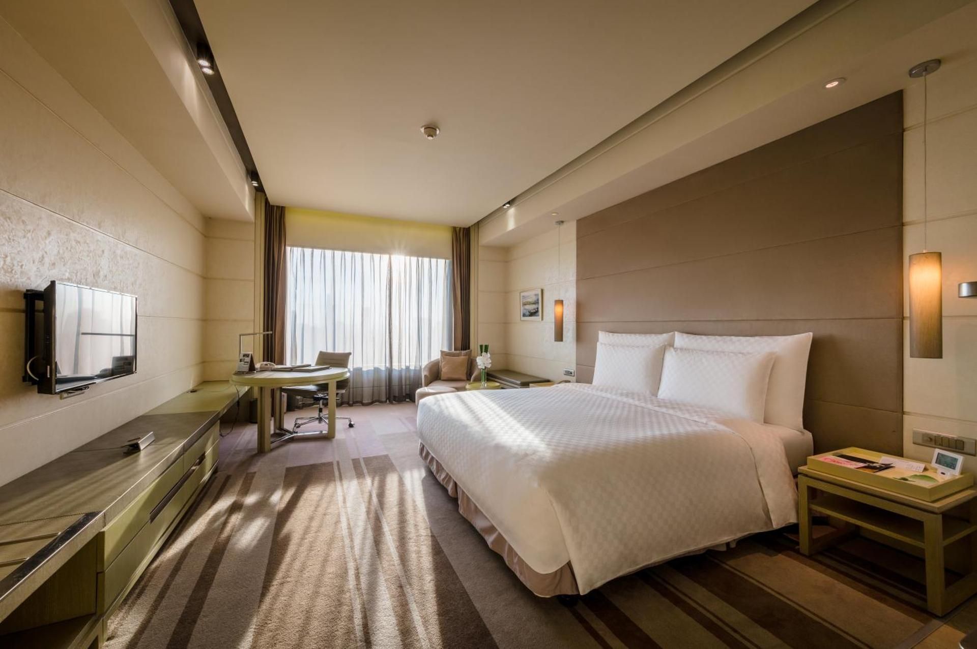 Club Floor -Club Deluxe King