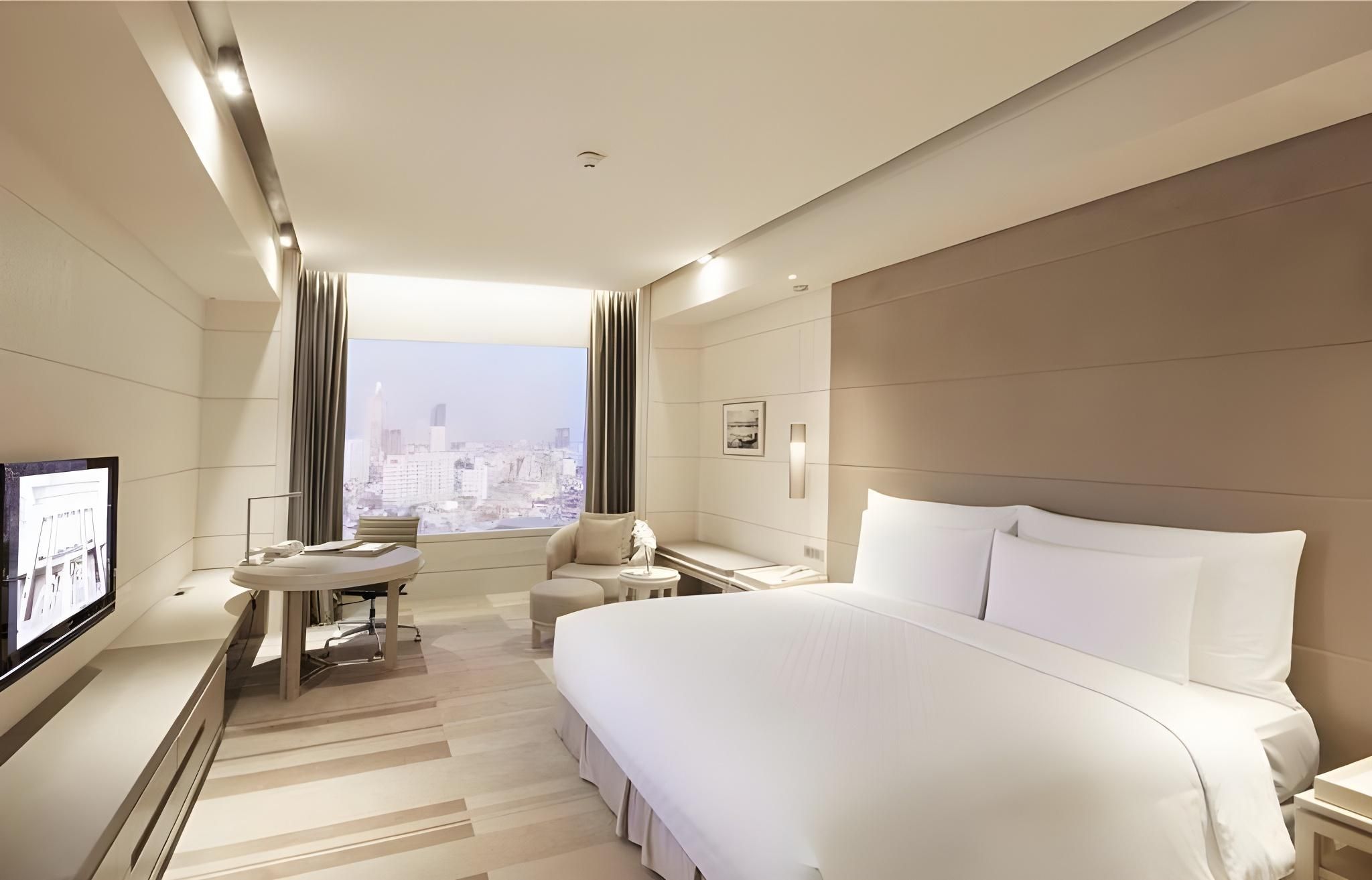 Hotel Nikko Saigon Deluxe King 2