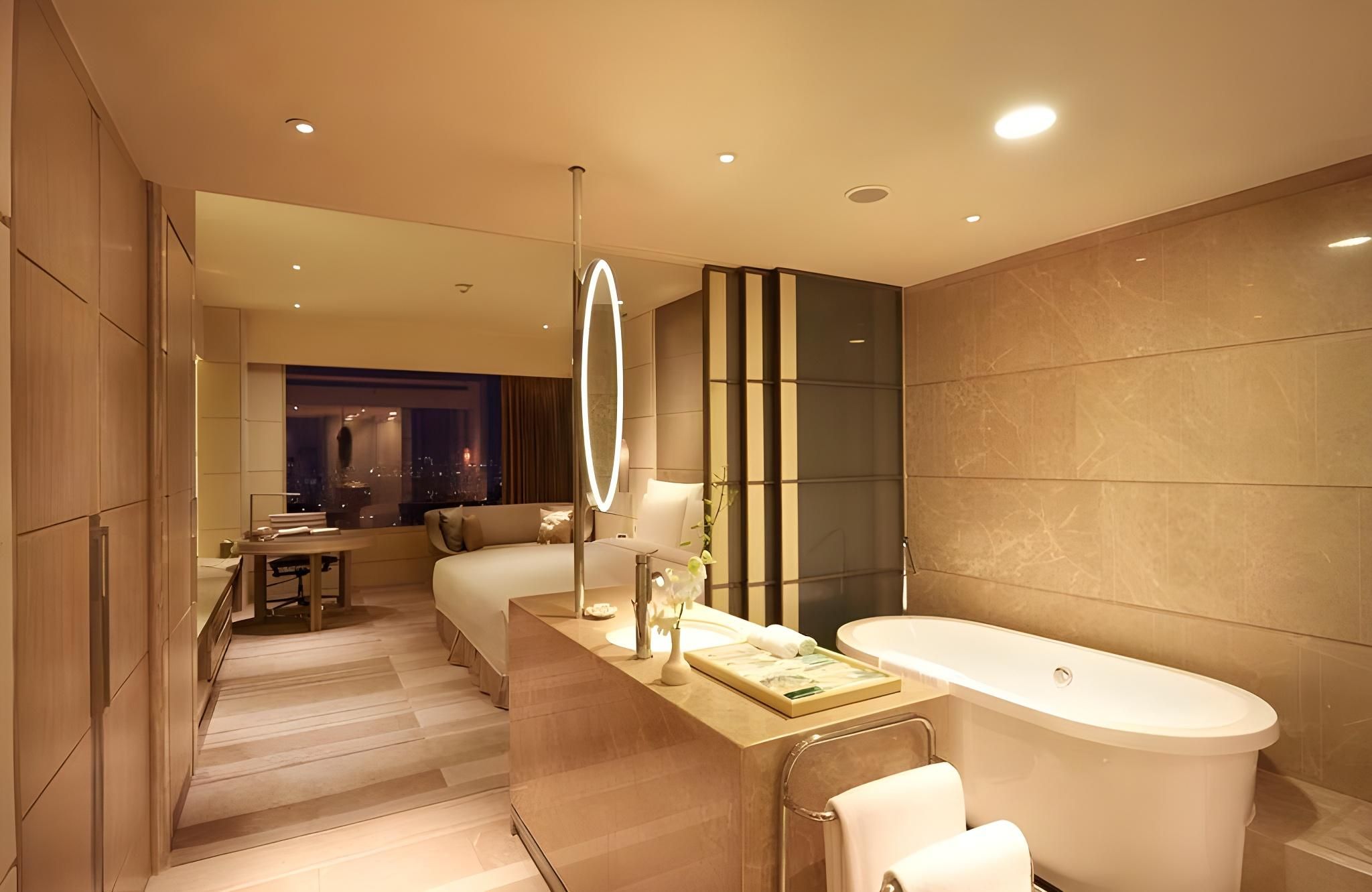 Hotel Nikko Saigon Deluxe King 3