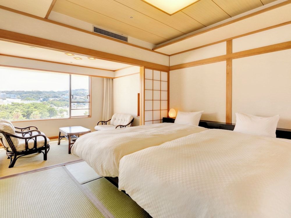 Deluxe Japanese Room with Twin Beds with Ocean View - Non-Smoking