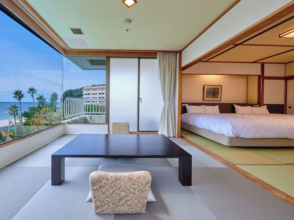 Superior Japanese Room with Twin Beds with Ocean View - Non-Smoking