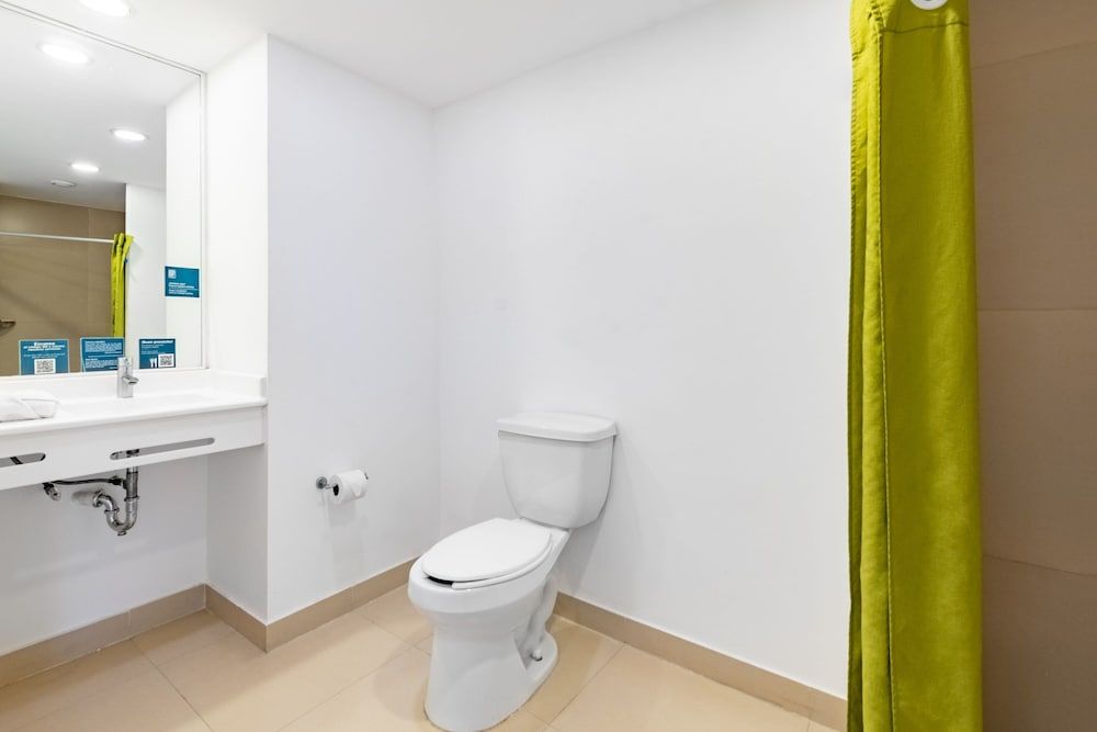 City Express Junior by Marriott Veracruz Aeropuerto Room, 2 Twin Beds 3