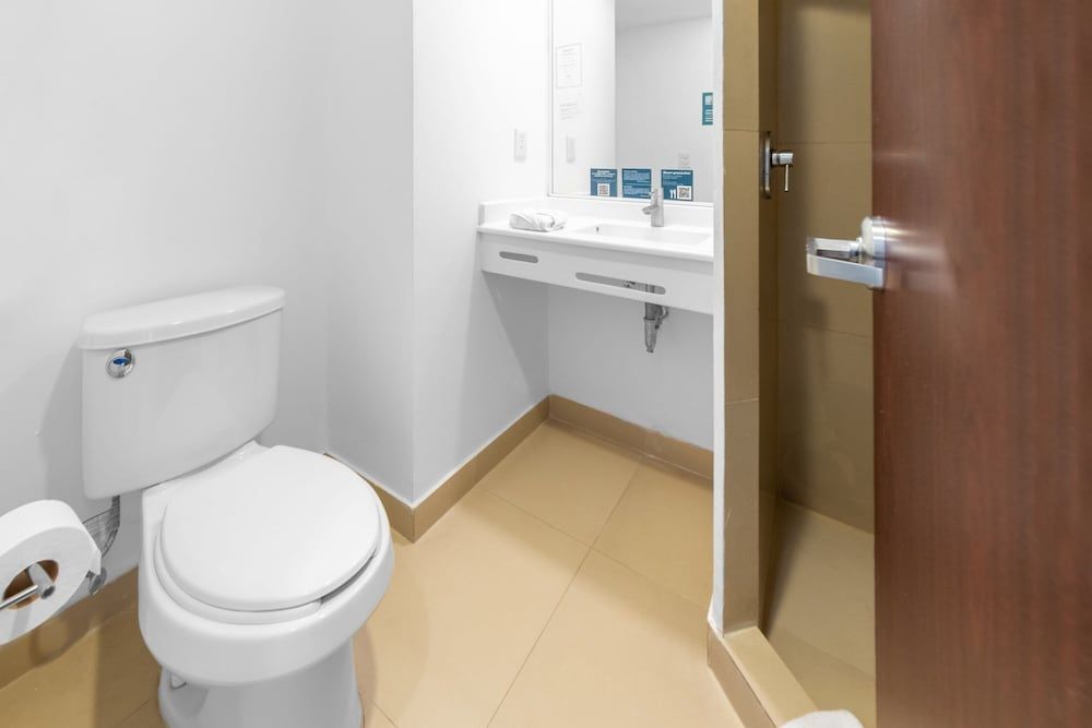 City Express Junior by Marriott Veracruz Aeropuerto Room, 2 Twin Beds 4