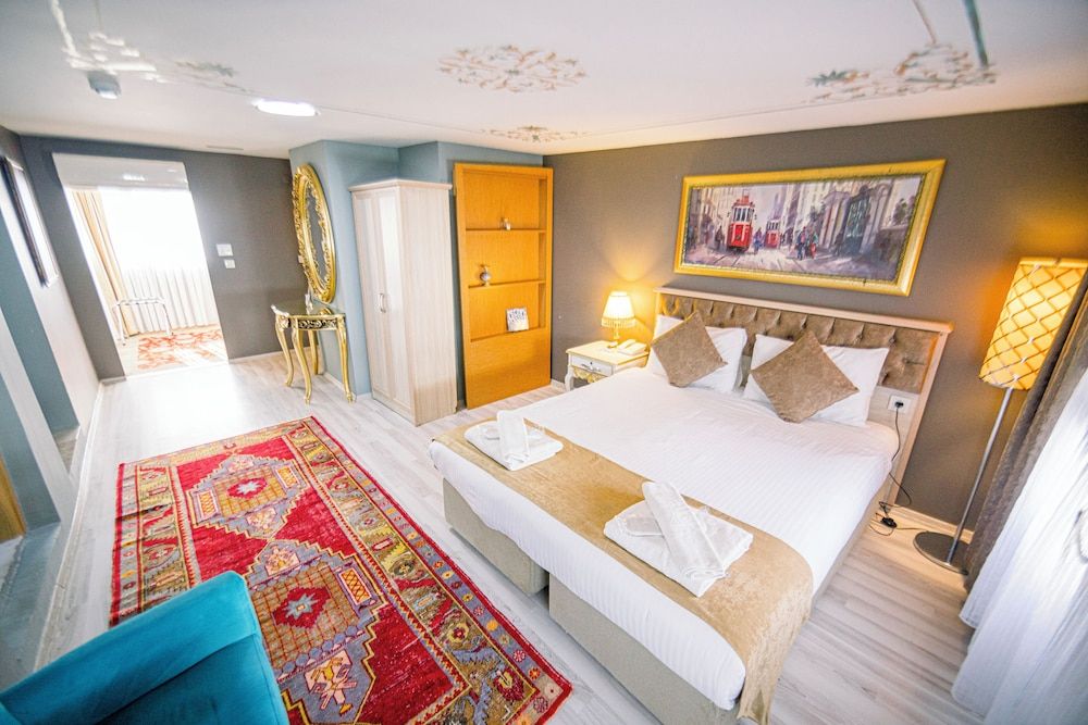 undefined Sultans Royal Hotel