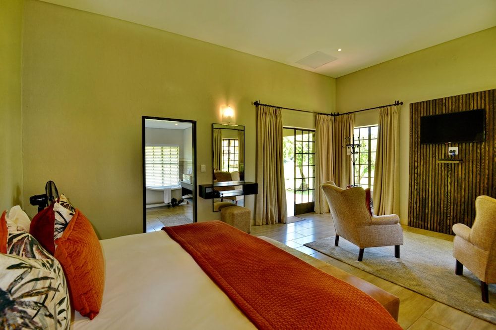 African Hills Safari Lodge & Spa Deluxe Twin Room