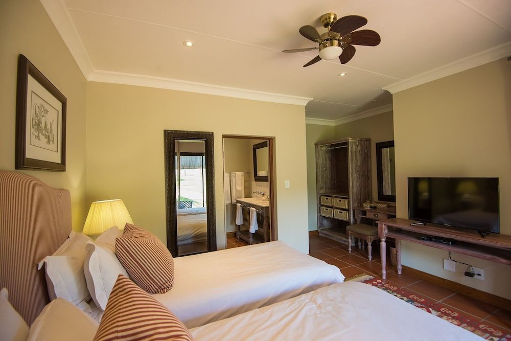 African Hills Safari Lodge & Spa Classic Room 6