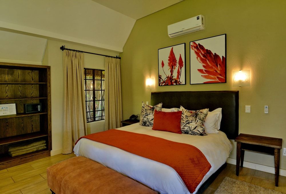 African Hills Safari Lodge & Spa Deluxe Twin Room 2