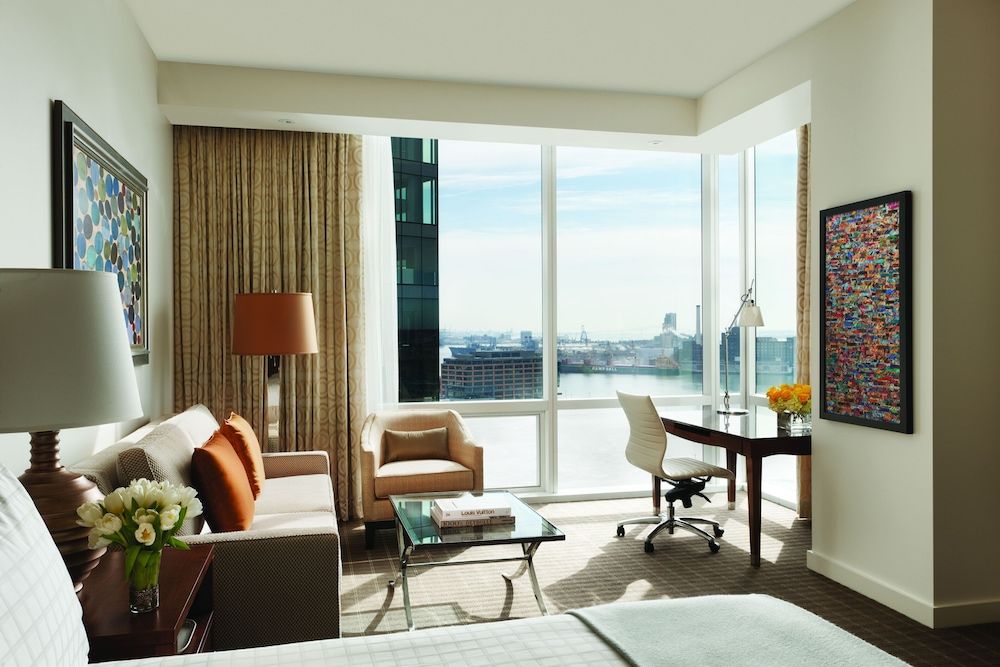 Four Seasons Hotel Baltimore Room, 1 King Bed, Harbor View