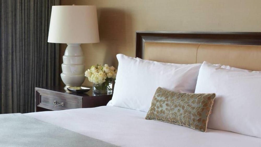 Four Seasons Hotel Baltimore Four Seasons, Executive Suite, 1 King Bed, Harbor View 2