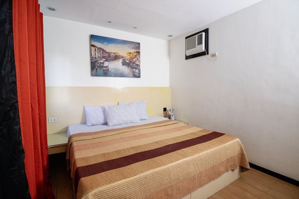 Eurotel North Edsa Standard Room, 1 Queen Bed 2