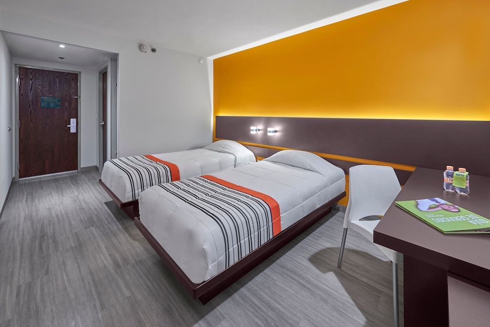 City Express Junior by Marriott Mexicali Room, 2 Twin Beds, Non Smoking 2