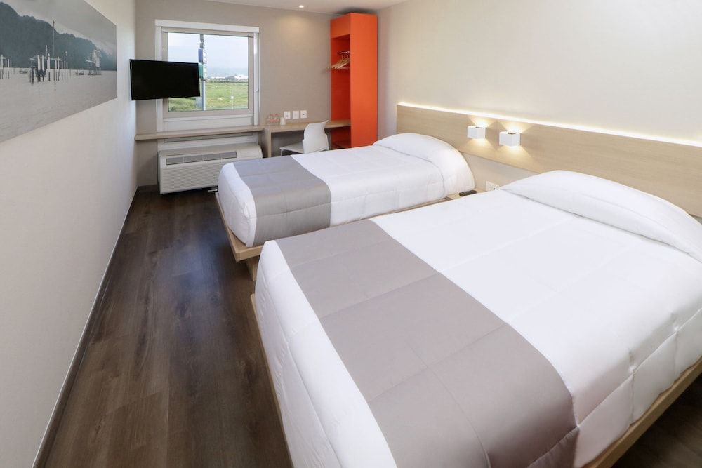City Express Junior by Marriott Tijuana Otay Room, 2 Twin Beds 2