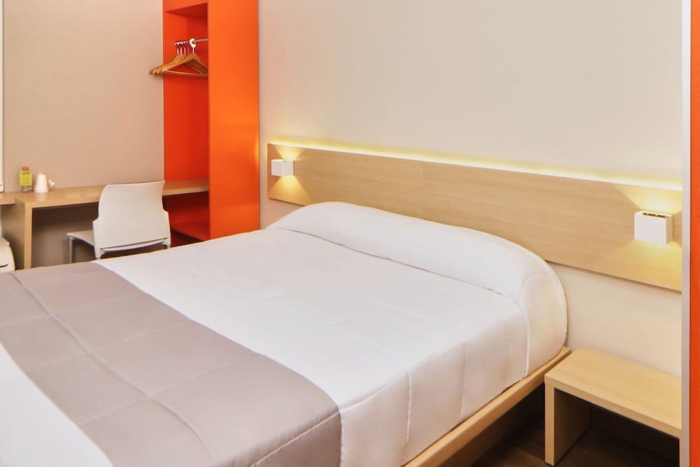City Express Junior by Marriott Tijuana Otay Room, 1 Queen Bed 3