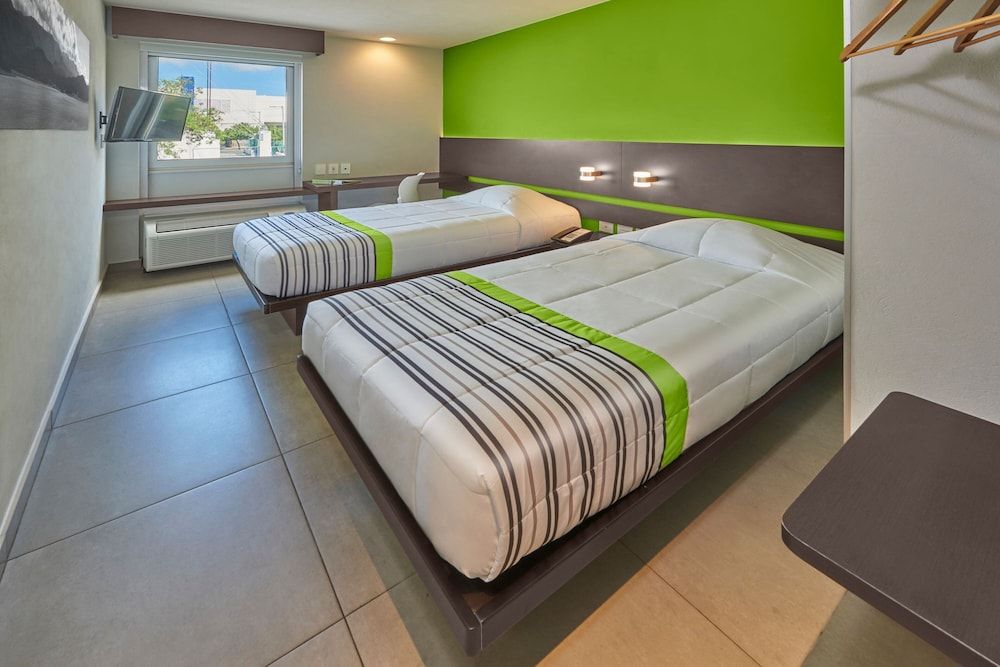 City Express Junior by Marriott Ciudad Juarez Consulado Room, 2 Twin Beds, Non Smoking 8