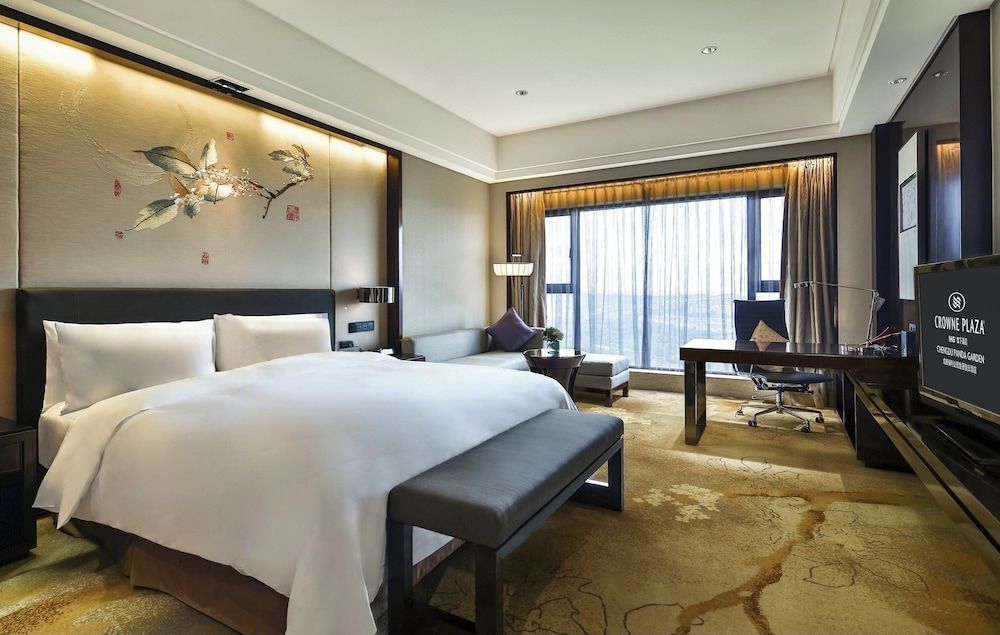 Standard Room, 1 King Bed
