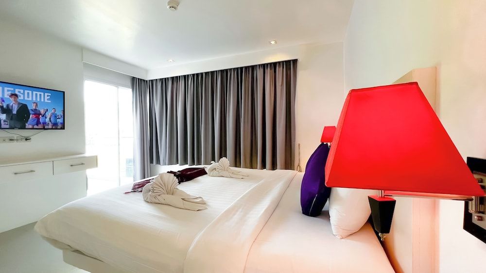 Grand Sunset Hotel Phuket Two Bedroom Suite 5