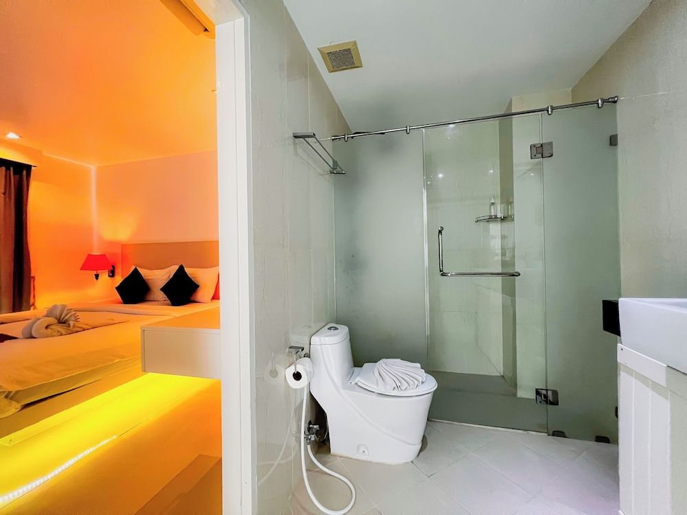 Grand Sunset Hotel Phuket Two Bedroom Suite 11