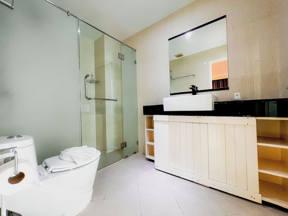 Grand Sunset Hotel Phuket Two Bedroom Suite 12