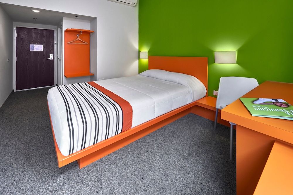 City Express Junior by Marriott Toluca Aeropuerto Room, 1 Queen Bed 6