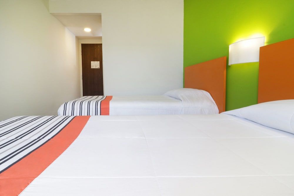 City Express Junior by Marriott Toluca Aeropuerto Room, 2 Twin Beds 3