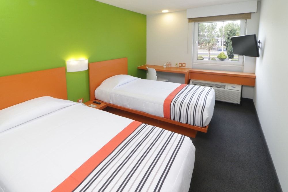 City Express Junior by Marriott Toluca Aeropuerto Room, 2 Twin Beds 2