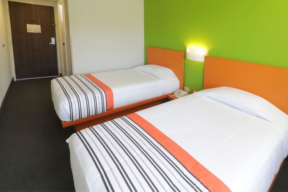 City Express Junior by Marriott Toluca Aeropuerto Room, 2 Twin Beds 4