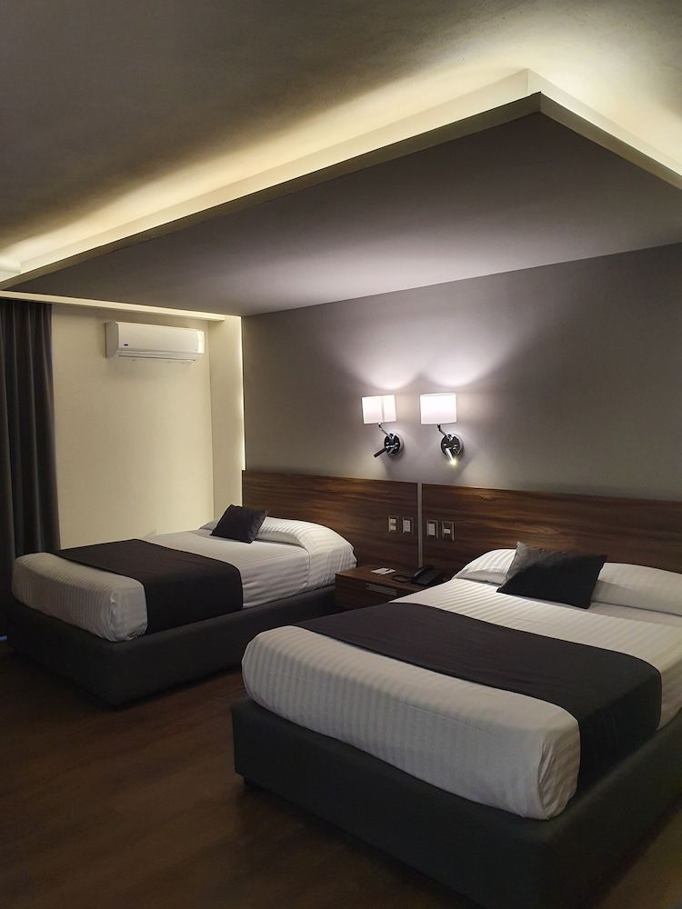 Estanza Hotel & Suites Double Room, 2 Double Beds 3