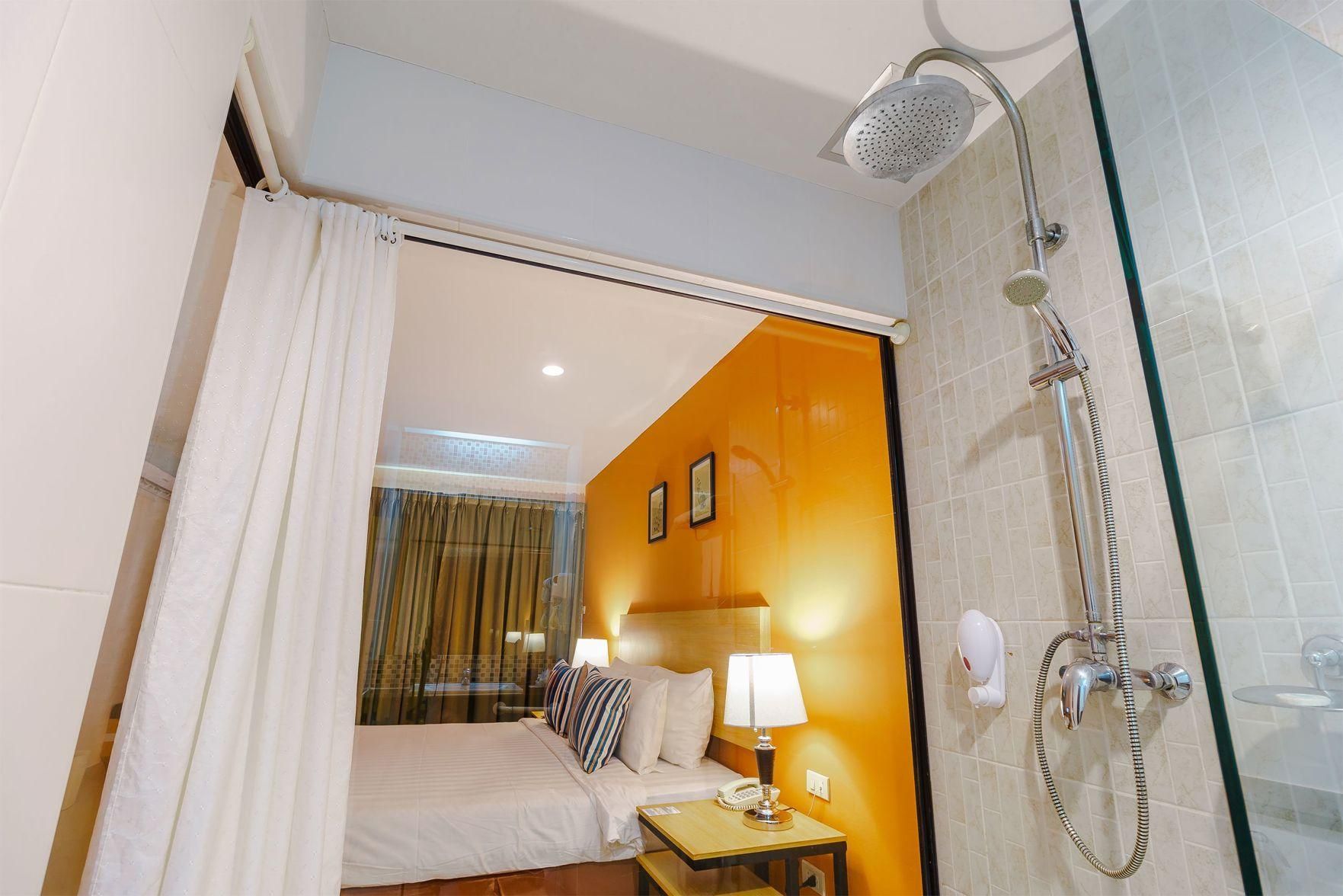 Vogue Pattaya Hotel Twin Room No Terrace 3