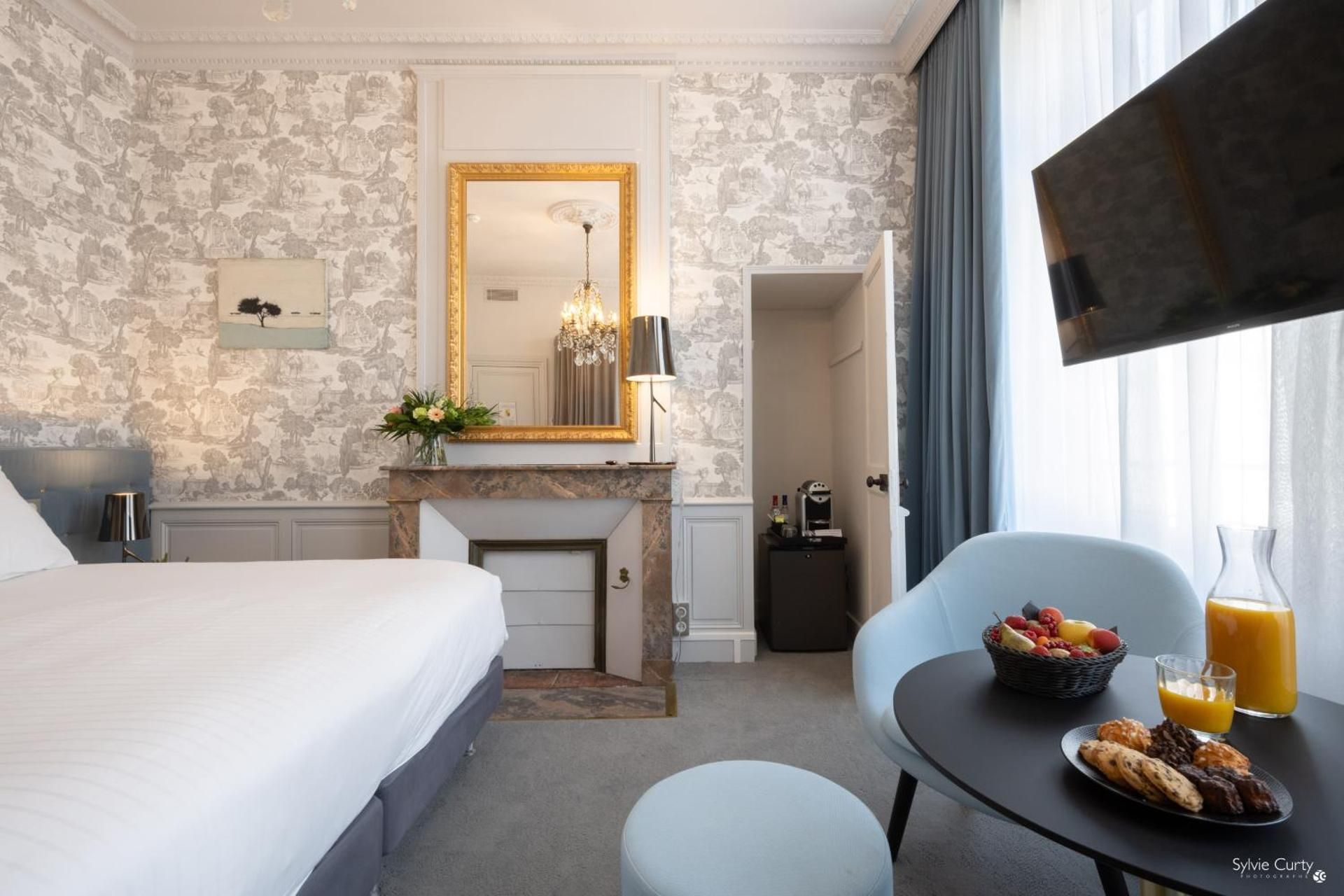 Prestige Room