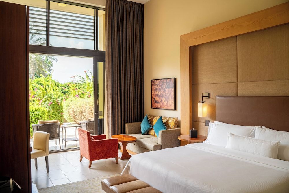 Deluxe Room - King Bed, Non-Smoking