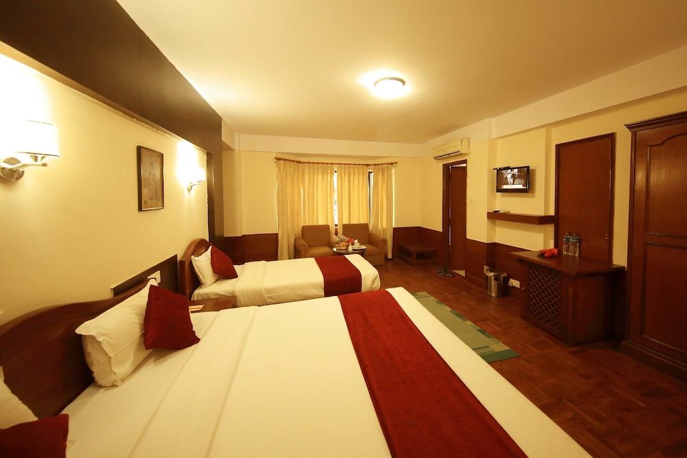 Suite, 3 Twin Beds