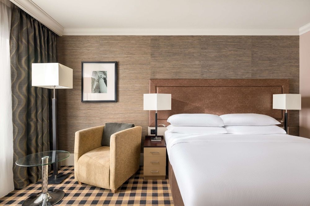 Family Room, 1 King Bed, Connecting Rooms