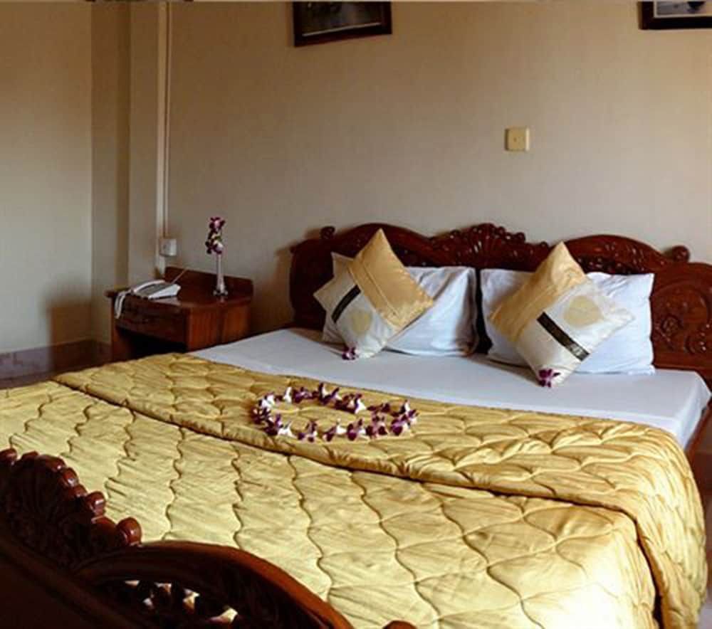 Star Hotel Standard Double or Twin Room (with A/C) 4