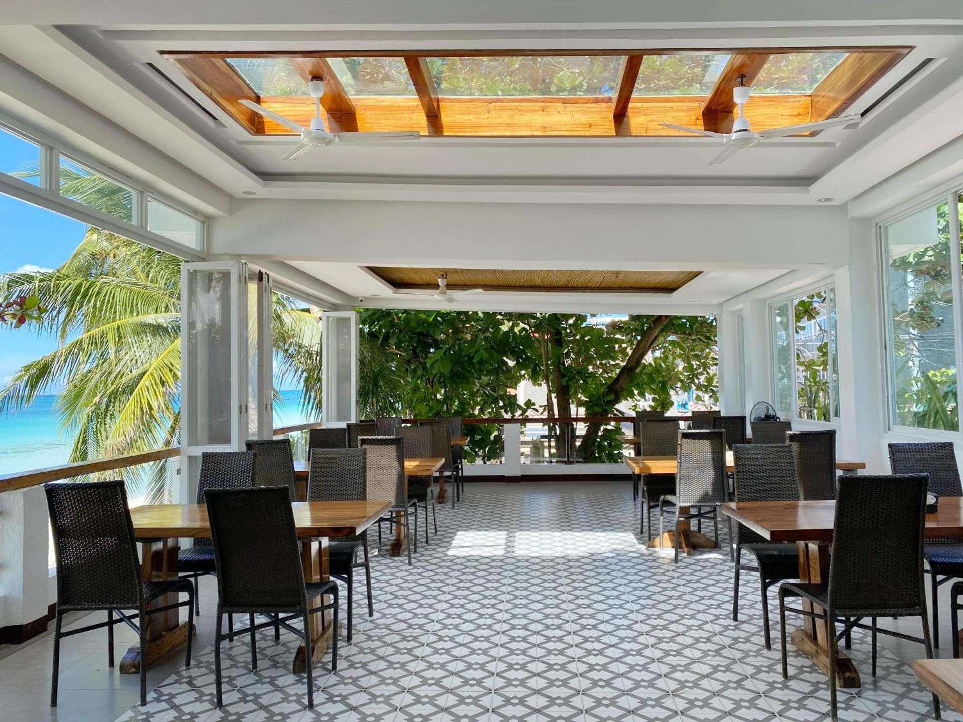 undefined Jony's Beach Resort 4