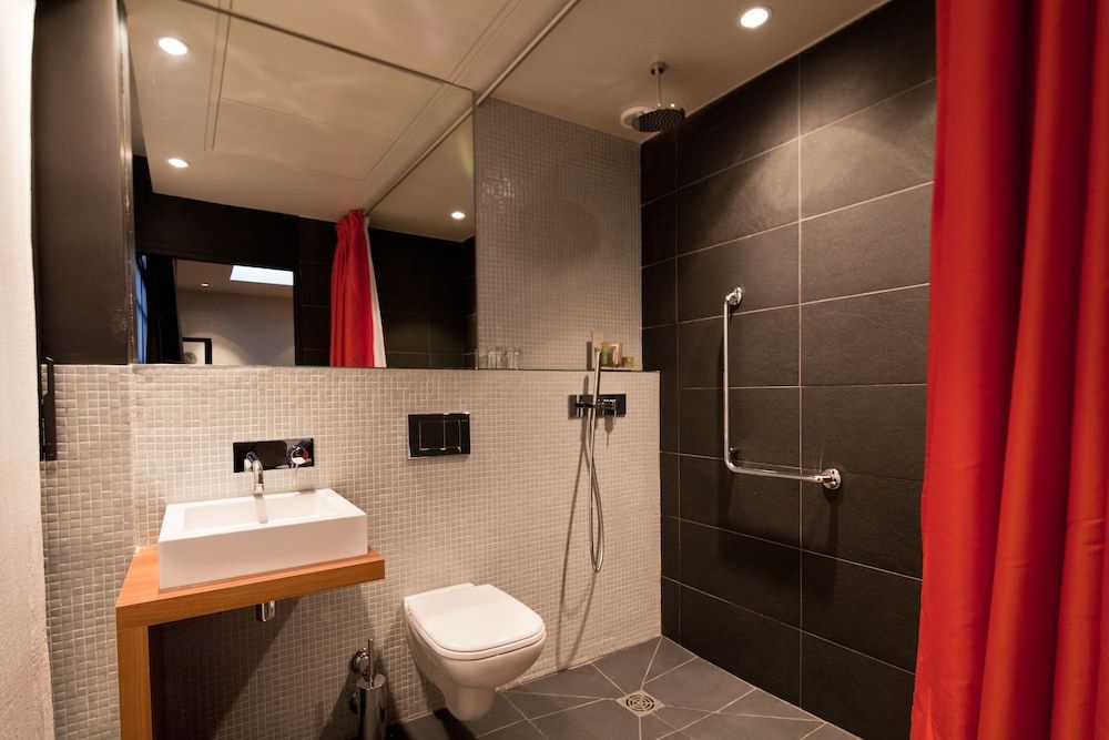 Fred Hotel Classic Room 7